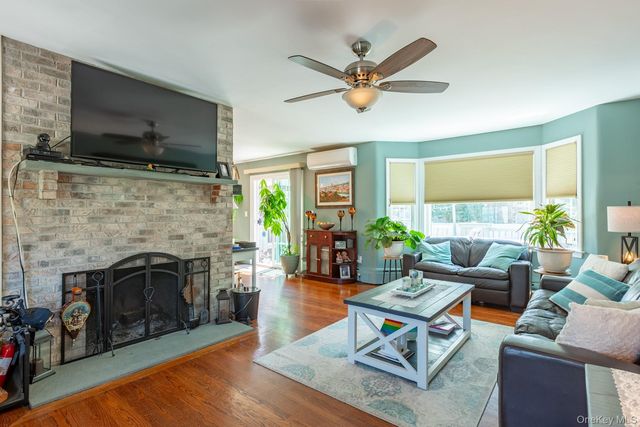 816 Main Street, Islip, NY 11751