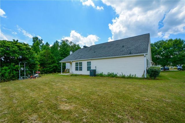 1320 Webb Farm Lane, Loganville, GA 30052