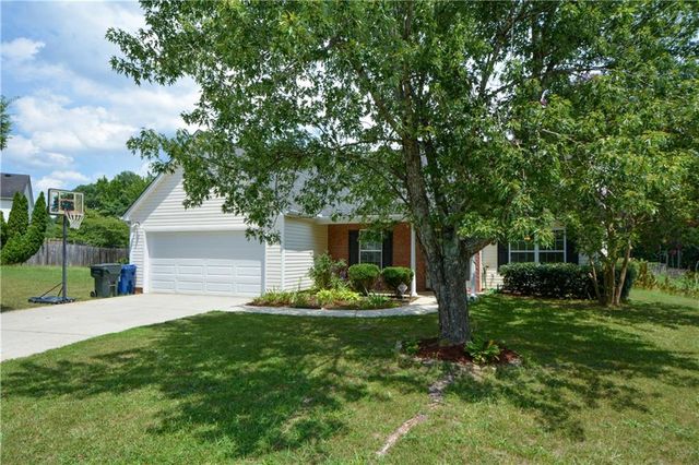 1320 Webb Farm Lane, Loganville, GA 30052
