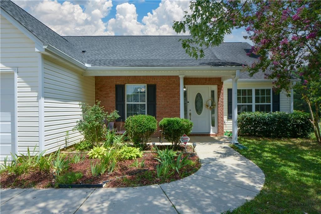 1320 Webb Farm Lane, Loganville, GA 30052