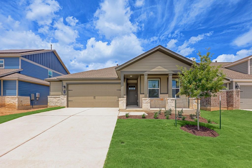 171 Mendoza, Kyle, TX 78640