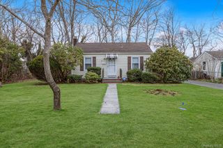 74 Country Club Road, Bellport, NY 11713