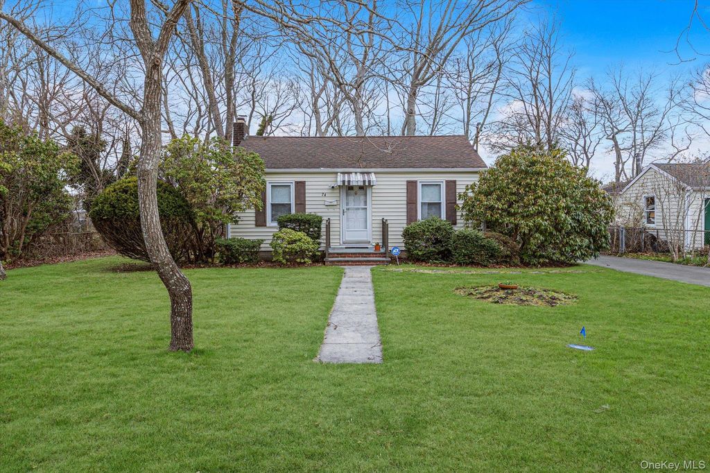 74 Country Club Road, Bellport, NY 11713