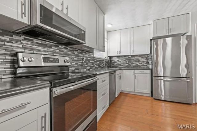 9823 Wil Bes Drive, St Louis, MO 63123