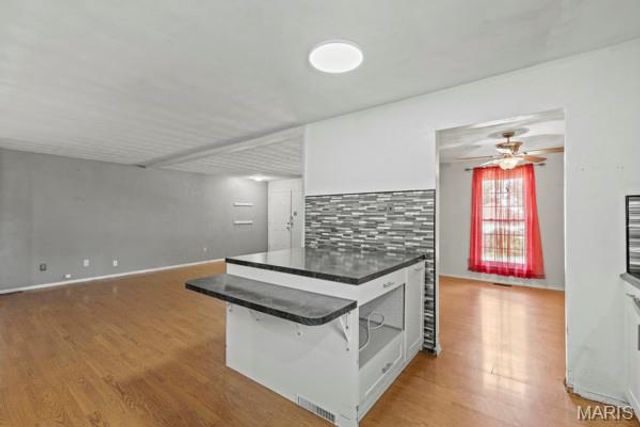 9823 Wil Bes Drive, St Louis, MO 63123