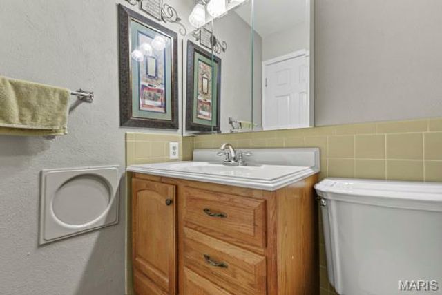 9823 Wil Bes Drive, St Louis, MO 63123
