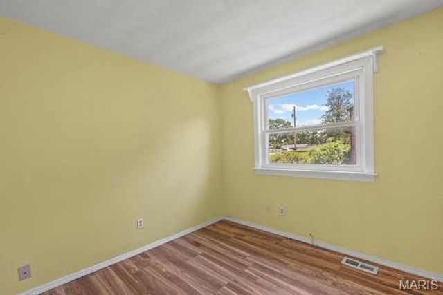 9823 Wil Bes Drive, St Louis, MO 63123