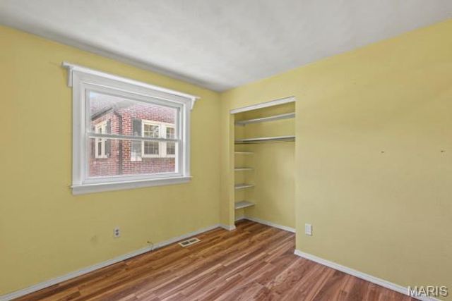 9823 Wil Bes Drive, St Louis, MO 63123
