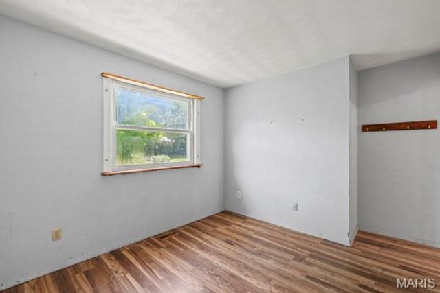 9823 Wil Bes Drive, St Louis, MO 63123