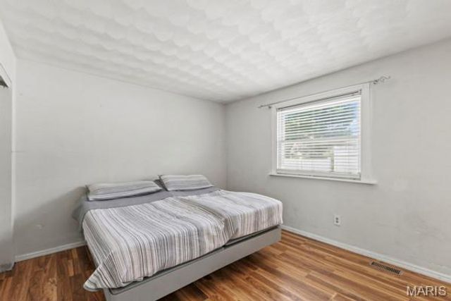 9823 Wil Bes Drive, St Louis, MO 63123
