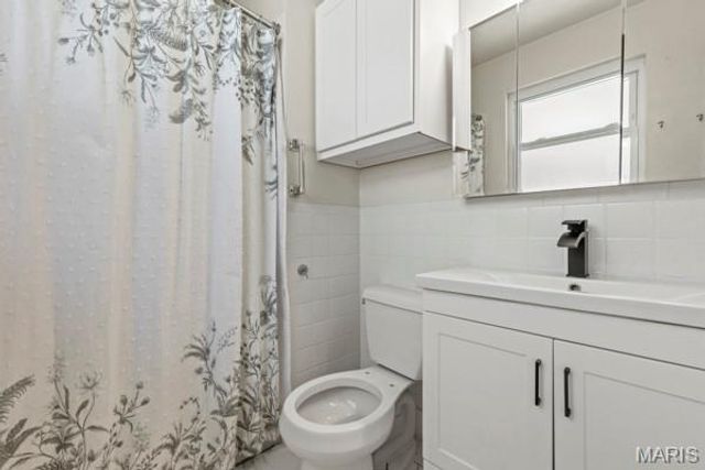 9823 Wil Bes Drive, St Louis, MO 63123