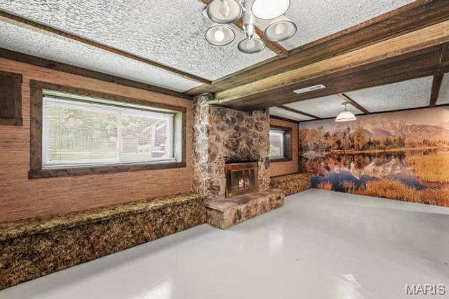 9823 Wil Bes Drive, St Louis, MO 63123