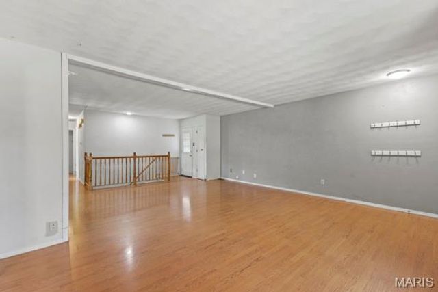 9823 Wil Bes Drive, St Louis, MO 63123