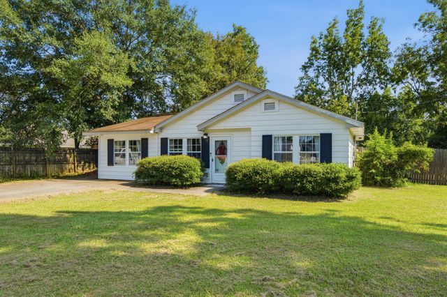 772 E Central Ave., Petal, MS 39465