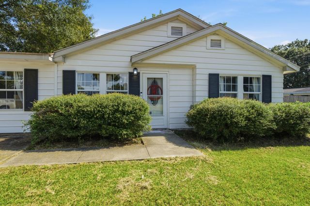 772 E Central Ave., Petal, MS 39465