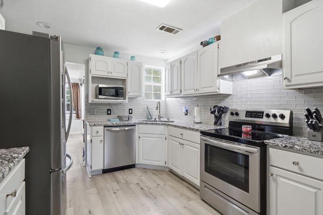 772 E Central Ave., Petal, MS 39465