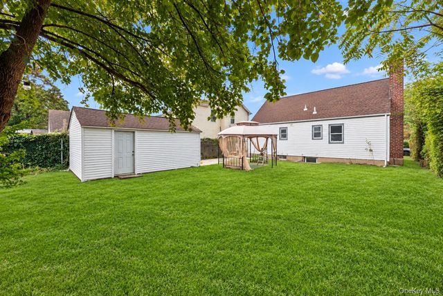 739 Nostrand Avenue, Uniondale, NY 11553