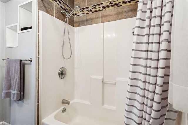 119 Landing RD, Seaford, VA 23696