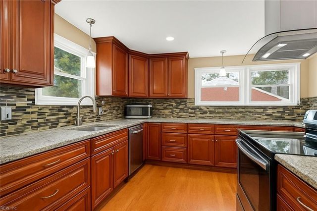 119 Landing RD, Seaford, VA 23696