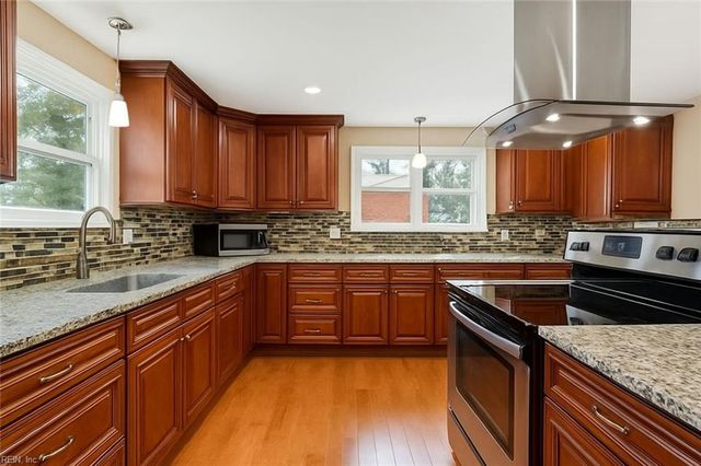 119 Landing RD, Seaford, VA 23696