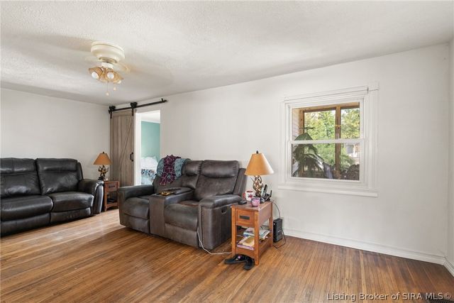1715 McDonald, New Albany, IN 47150