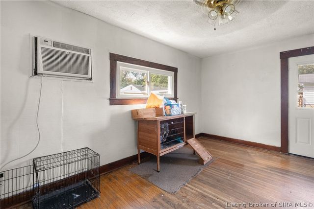 1715 McDonald, New Albany, IN 47150