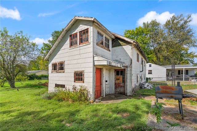 1715 McDonald, New Albany, IN 47150