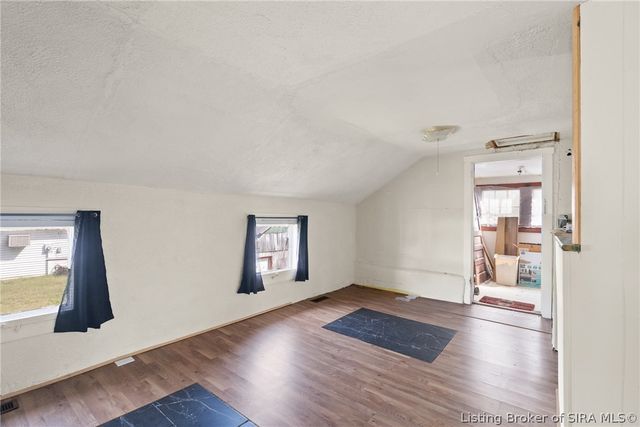 1715 McDonald, New Albany, IN 47150