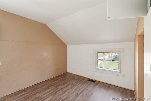 1715 McDonald, New Albany, IN 47150