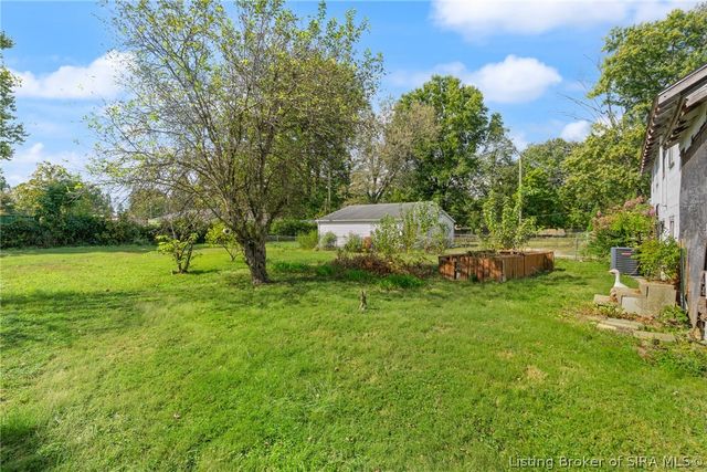 1715 McDonald, New Albany, IN 47150