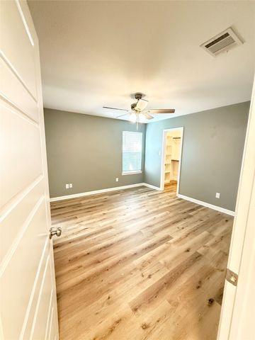317 Chase Avenue, Cleburne, TX 76031