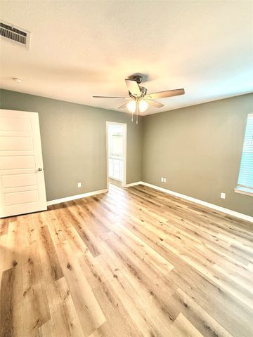 317 Chase Avenue, Cleburne, TX 76031