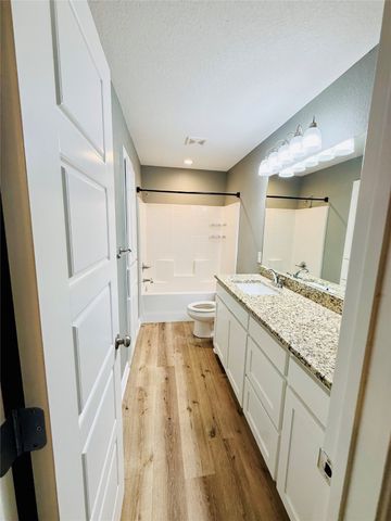 317 Chase Avenue, Cleburne, TX 76031