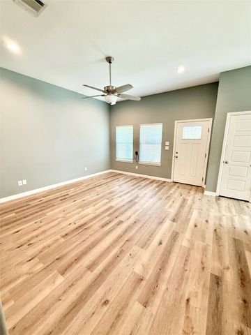 317 Chase Avenue, Cleburne, TX 76031