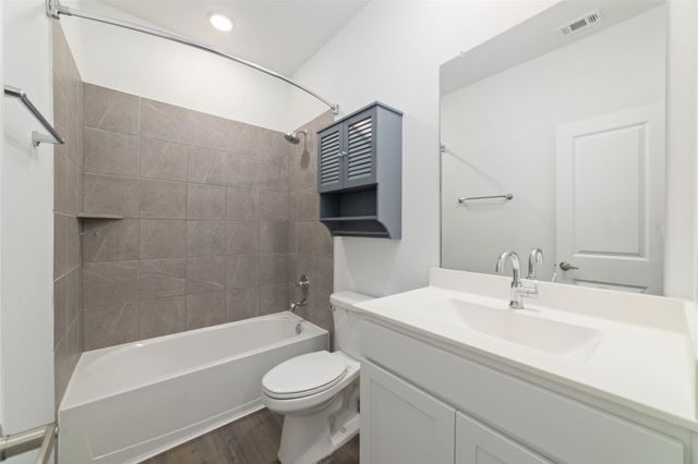 919 Golden Willow Lane, Conroe, TX 77304