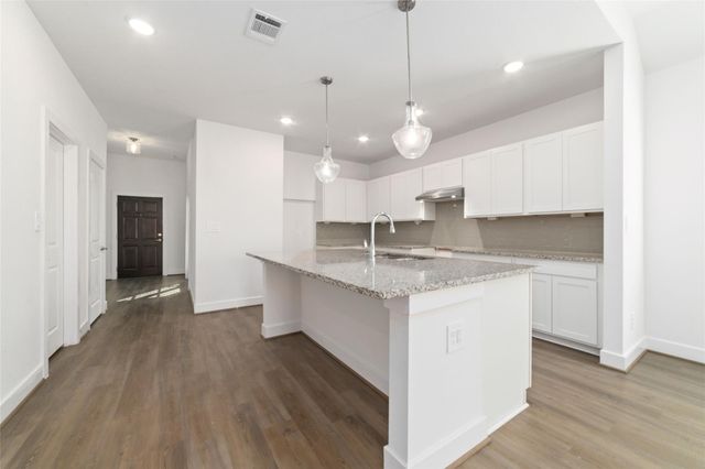 919 Golden Willow Lane, Conroe, TX 77304