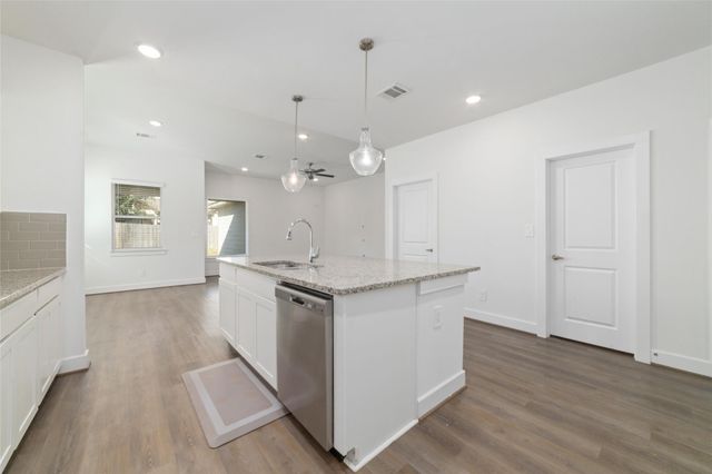 919 Golden Willow Lane, Conroe, TX 77304