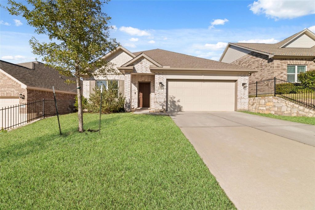 919 Golden Willow Lane, Conroe, TX 77304