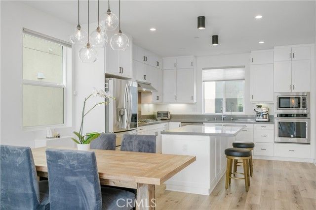 637 Cardiff Reef, Costa Mesa, CA 92627