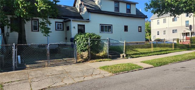 4 Regina Place, Buffalo, NY 14208