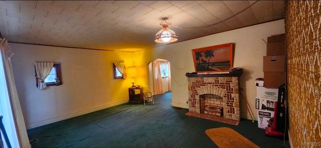 4 Regina Place, Buffalo, NY 14208