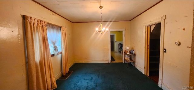 4 Regina Place, Buffalo, NY 14208