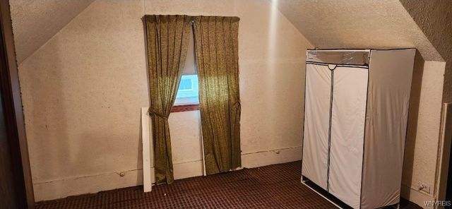 4 Regina Place, Buffalo, NY 14208