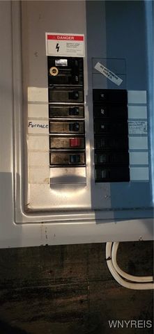 4 Regina Place, Buffalo, NY 14208