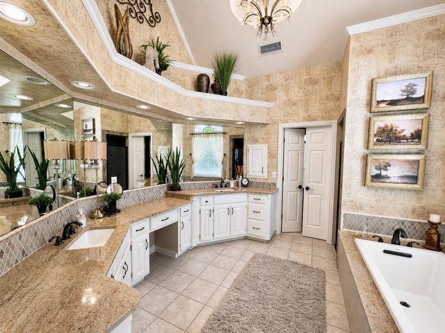 901 Glen Abbey Drive, Mansfield, TX 76063