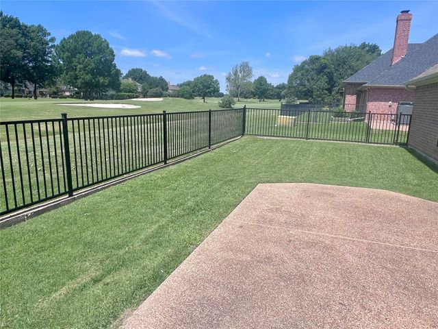 901 Glen Abbey Drive, Mansfield, TX 76063
