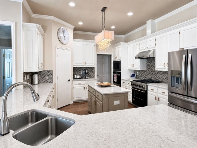 901 Glen Abbey Drive, Mansfield, TX 76063