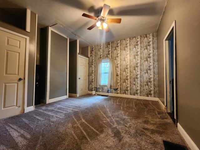 990 Woodlawn Avenue, Newark, OH 43055