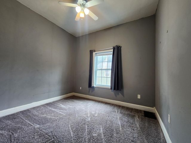 990 Woodlawn Avenue, Newark, OH 43055