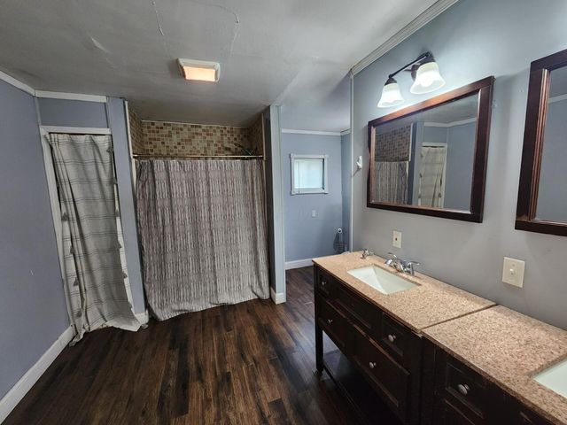 990 Woodlawn Avenue, Newark, OH 43055